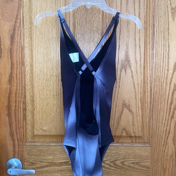 Nike bathing suit - Picture 2 of 6